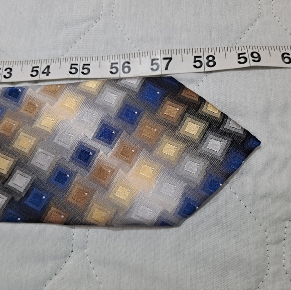 Van Heusen 💯 Silk Designer Necktie 59"x3.5" Geometric Multi-colored Blue/Gold - Picture 9 of 9